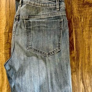 Vera Wang roll cuff capri size 10